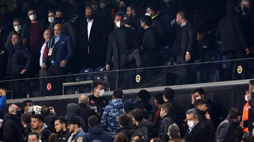 Ali Koç'tan inanılmaz hareket! Tribünler istifaya davet etti başkanın hamlesi gecikmedi bir anda döndü ve...