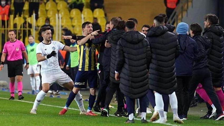 Ali Koç'tan inanılmaz hareket! Tribünler istifaya davet etti başkanın hamlesi gecikmedi bir anda döndü ve...