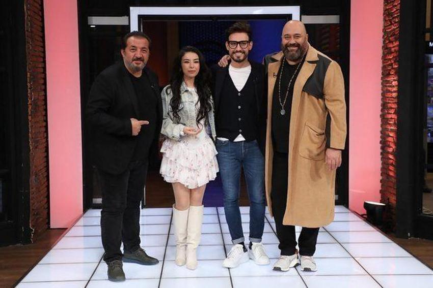  Mehmet Yalçınkaya'dan Burcu Önal'a teklif!
