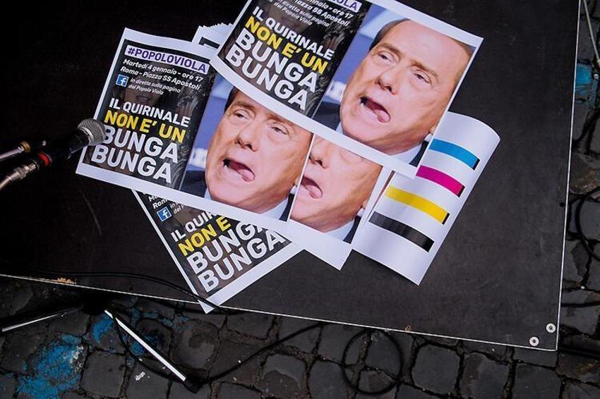 İtalya'da cumhurbaşkanı adayı Silvio Berlusconi 53 yaş küçük sevgilisiyle gündem oldu! 