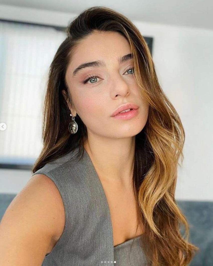 Ayça Ayşin Turan ile Alp Navruz'dan aşk itirafı sonrası ilk poz!