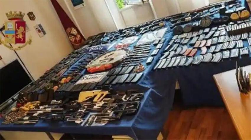 Parti yöneticisinin cenazesindeki skandal görüntüler ülkede deprem etkisi yarattı!