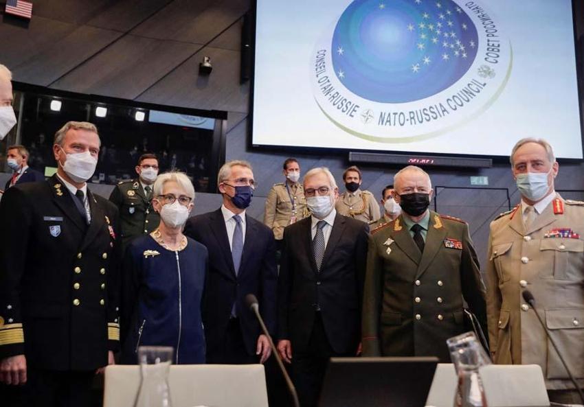 Kritik NATO - Rusya görüşmesi başladı! NATO karargahında gergin anlar...