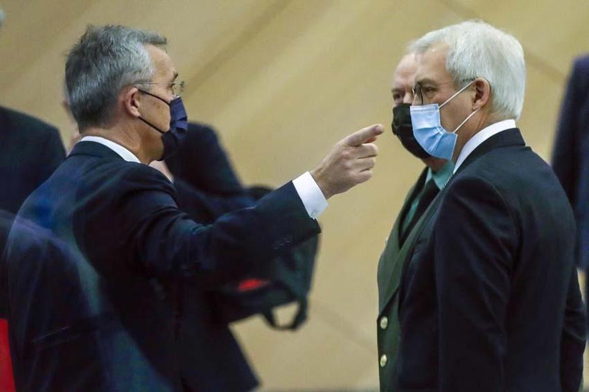Kritik NATO - Rusya görüşmesi başladı! NATO karargahında gergin anlar...