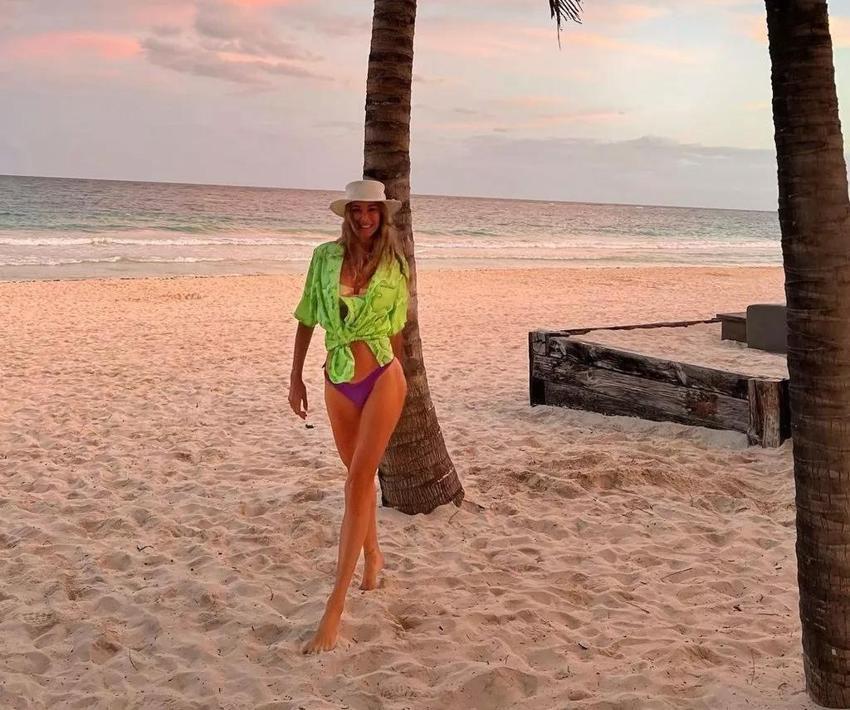 Şeyma Subaşı'nın tatil keyfi! Bikinili pozlarını 'filtresiz' notuyla paylaştı!