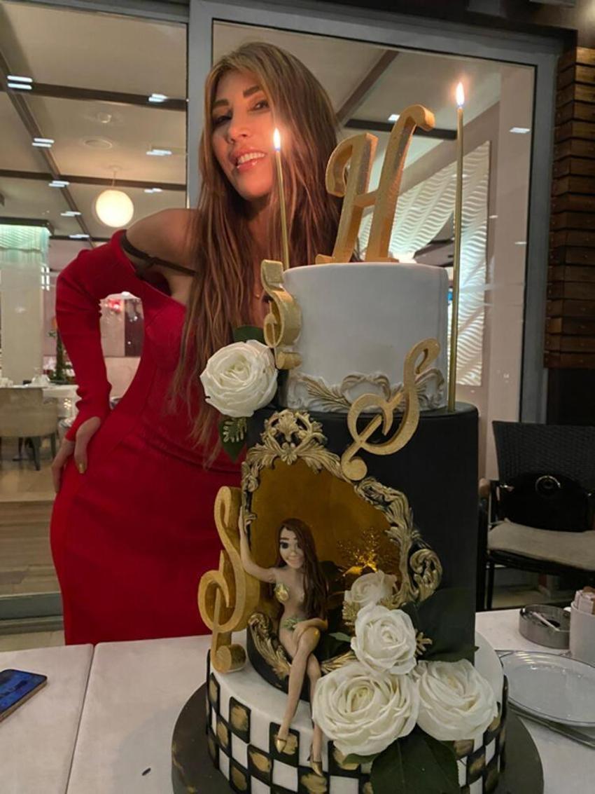 Hande Yener: Kendimi 20'li yaşlarda hissediyorum