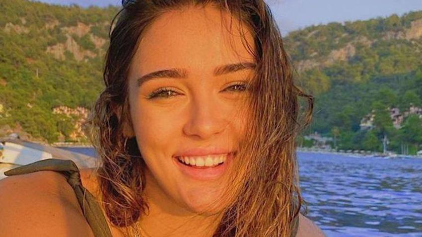 Ünlü voleybolcu Zehra Güneş'in iddialı pozuna yorum yağdı! 'Hangi derde devasın, söyle düşeyim'