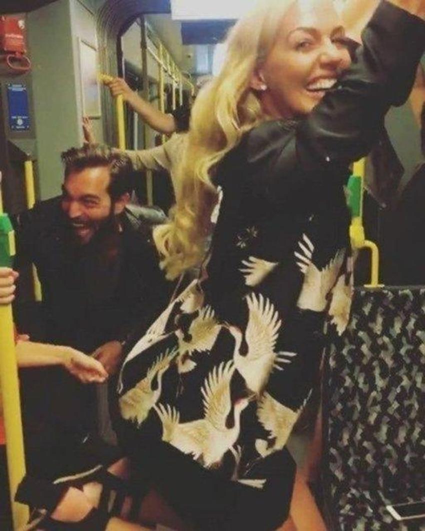 Ünlü oyuncu metroya bindi, o anları takipçileri ile paylaştı 