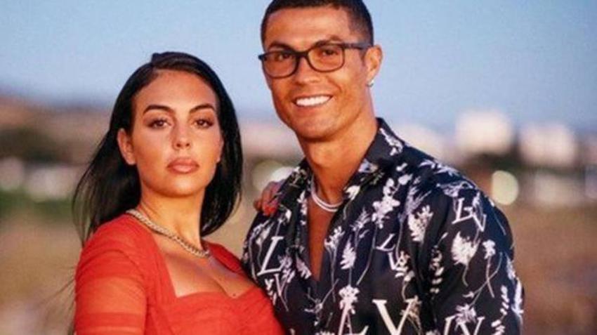 Cristiano Ronaldo ile Georgina Rodriguez özel jetle akşam yemeğine gitti!