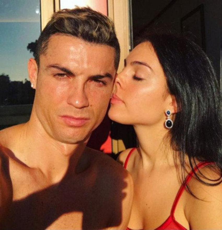 Cristiano Ronaldo ile Georgina Rodriguez özel jetle akşam yemeğine gitti!