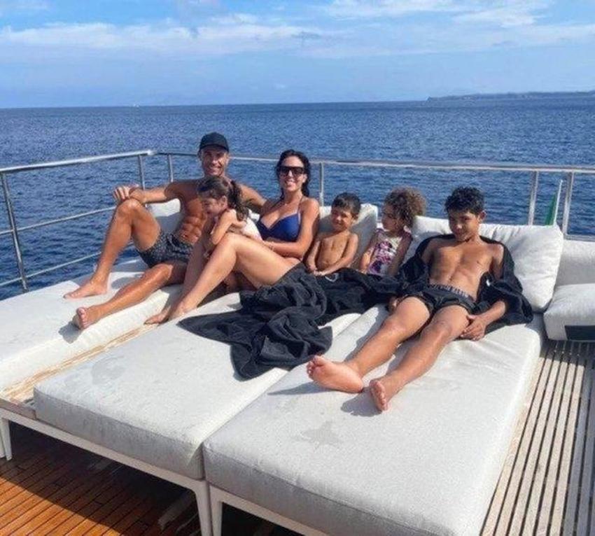 Cristiano Ronaldo ile Georgina Rodriguez özel jetle akşam yemeğine gitti!