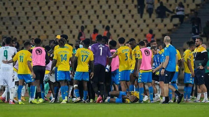Süper Lig'in iki yıldızı Afrika Kupası'nı allak bullak etti! Yumruk yumruğa kavga