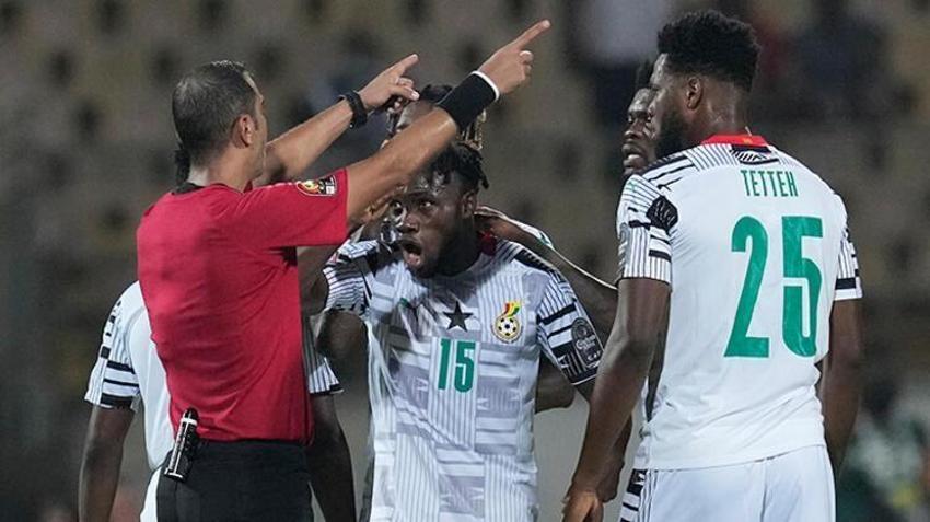 Süper Lig'in iki yıldızı Afrika Kupası'nı allak bullak etti! Yumruk yumruğa kavga