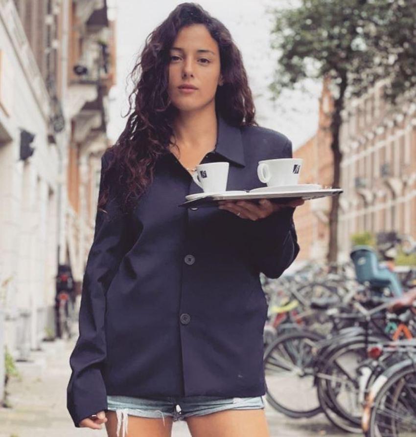 Serenay Sarıkaya'nın ayak bileğindeki kırmızı ipin sırrı ortaya çıktı!