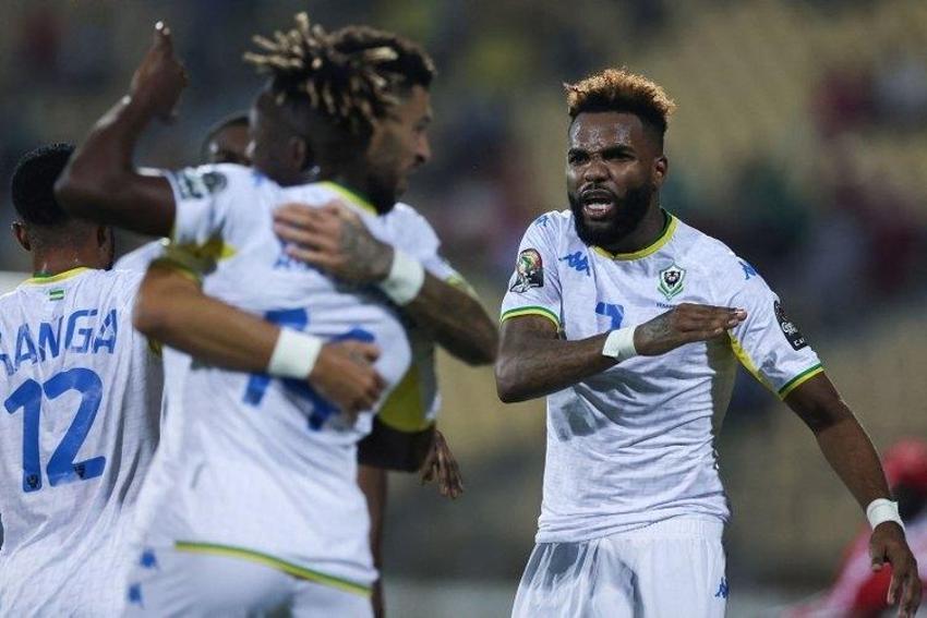 Dün Tetteh'den yumruk yemişti! Boupendza Süper Lig'e geri dönüyor! Önce kiralama sonra satın alma...