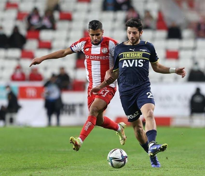 Vitor Pereira ne yaptıysa İsmail Kartal da aynısı yaptı! Fenerbahçe'de Mesut Özil krizi 'Ya sabır...'