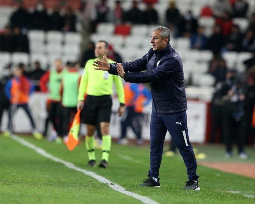 Vitor Pereira ne yaptıysa İsmail Kartal da aynısı yaptı! Fenerbahçe'de Mesut Özil krizi 'Ya sabır...'