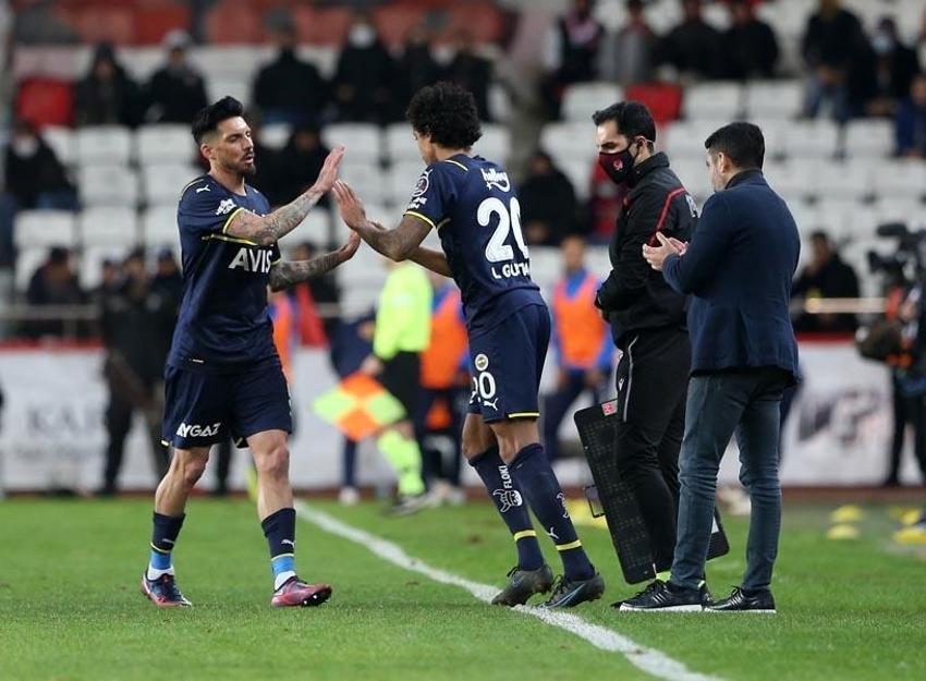 Vitor Pereira ne yaptıysa İsmail Kartal da aynısı yaptı! Fenerbahçe'de Mesut Özil krizi 'Ya sabır...'