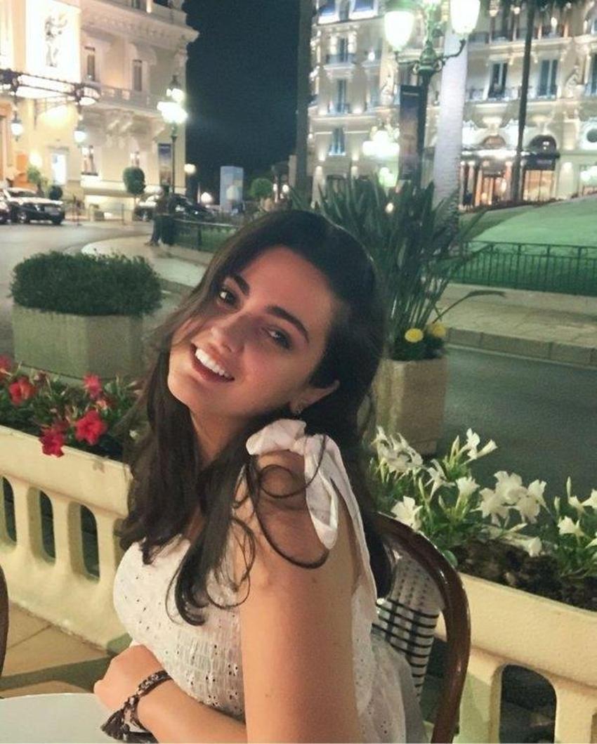 Babası Hakan Ural'dan onay geldi! Melisa Ural aşk pozunu paylaştı...