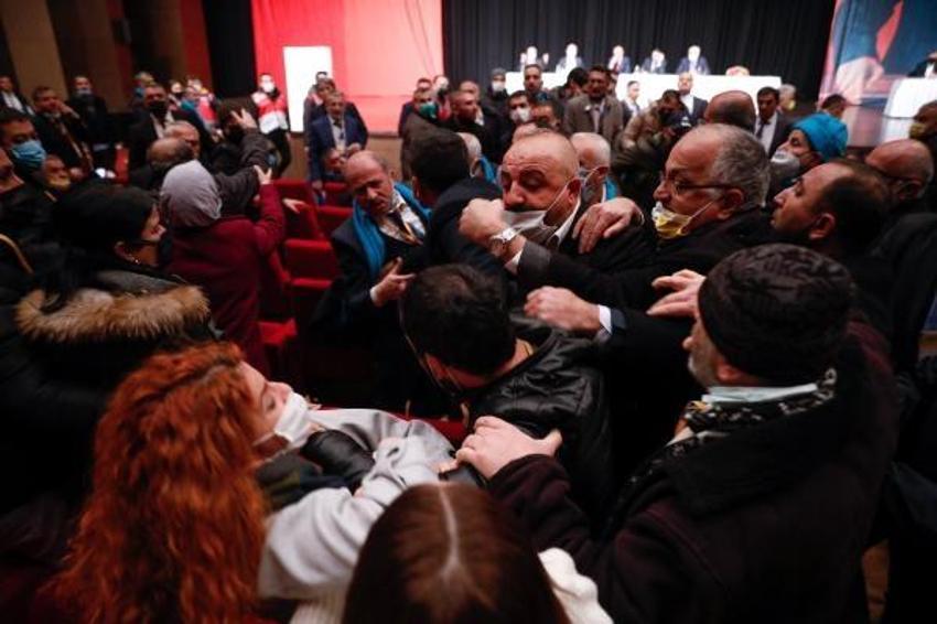 İstanbul Taksiciler Esnaf Odası seçimleri gergin başladı