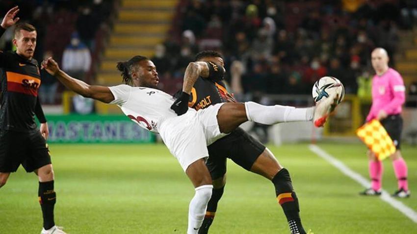 Önce İsmail Çipe'ye tepki gösterdiler ardından yıldız futbolcuyu topa tuttular 'Kıytırık bir futbolcusun...'