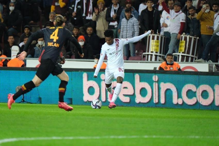 Sadece İsmail Çipe ile Van Aanholt'a mı? Galatasaray'da 3 futbolcu ve hocaya büyük tepki! 'Burası Türkiye Torrent'