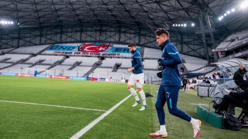 44 yıllık hasret sona erdi Fransa tribünlerinde Türk bayrağı açıldı! Cengiz Ünder'le Burak Yılmaz kapışması...