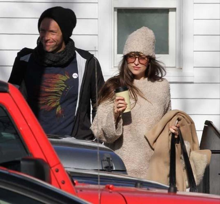 Dakota Johnson: Sette soyunmak büyük sorun