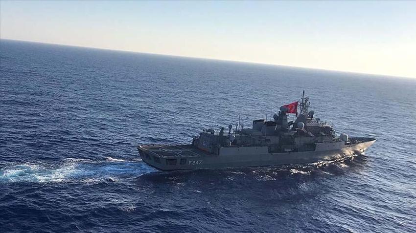 Doğu Akdeniz'de Türk savaş gemisi paniği! Yunan gemisi rotasını değiştirip kaçtı...