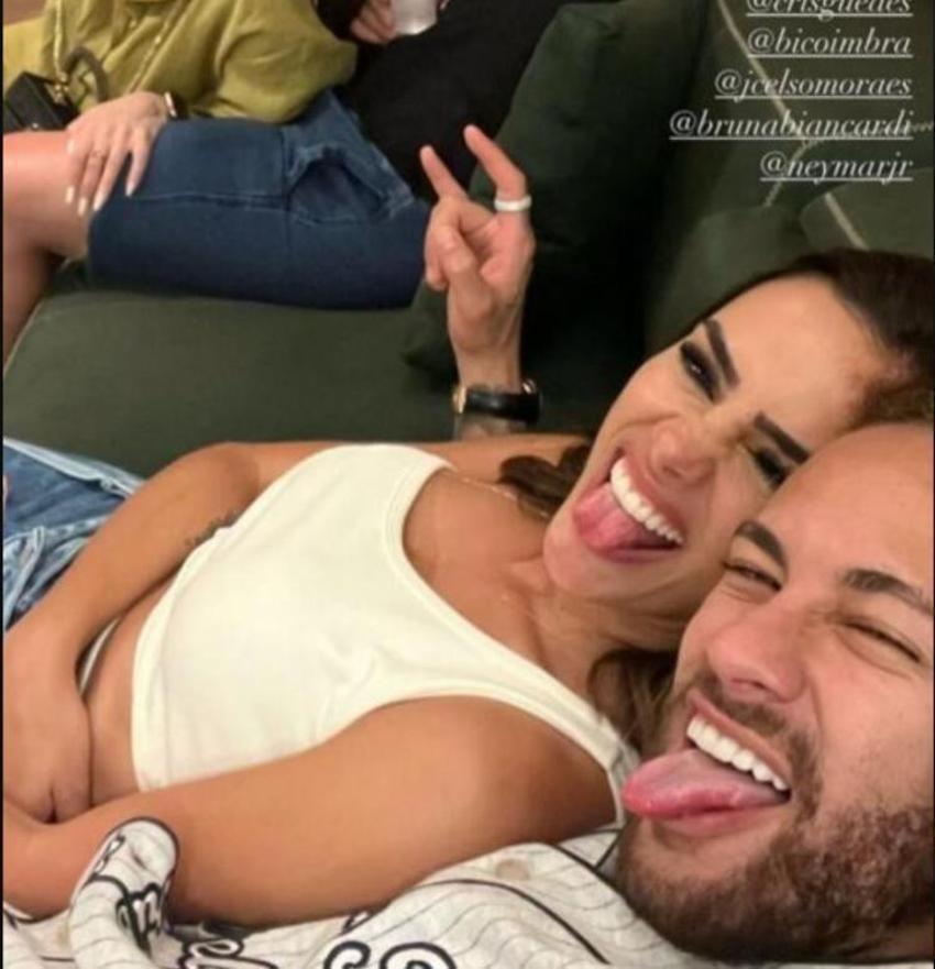 Neymar gizlediği sevgisi Instagram fenomeni çıktı