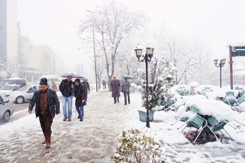 Kar yağışı çok kuvvetli olacak! Meteoroloji ve AKOM peş peşe uyardı! Sibirya soğukları geliyor, bu kez çok farklı günlerce...