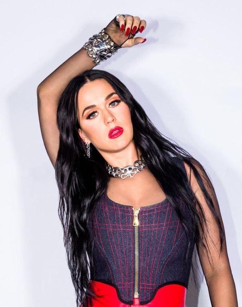 Katy Perry nişanlısı Orlando Bloom'dan dert yandı!