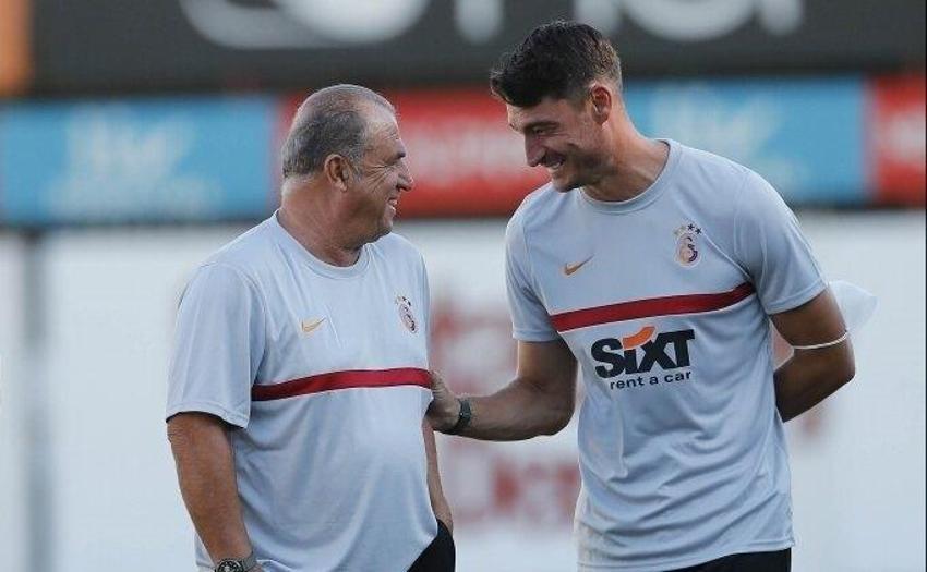 Fatih Terim'in ismini bir kez bile ağzına almadı! Burak Elmas'a gönderme! 'Mustafa Cengiz narkozdayken...'