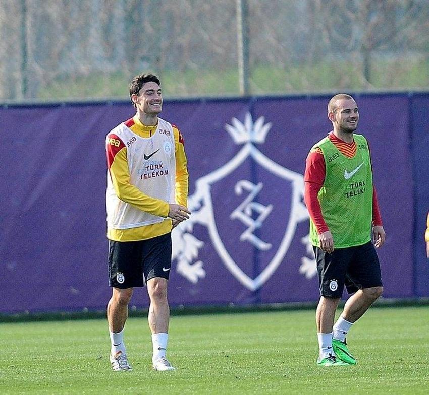 Fatih Terim'in ismini bir kez bile ağzına almadı! Burak Elmas'a gönderme! 'Mustafa Cengiz narkozdayken...'
