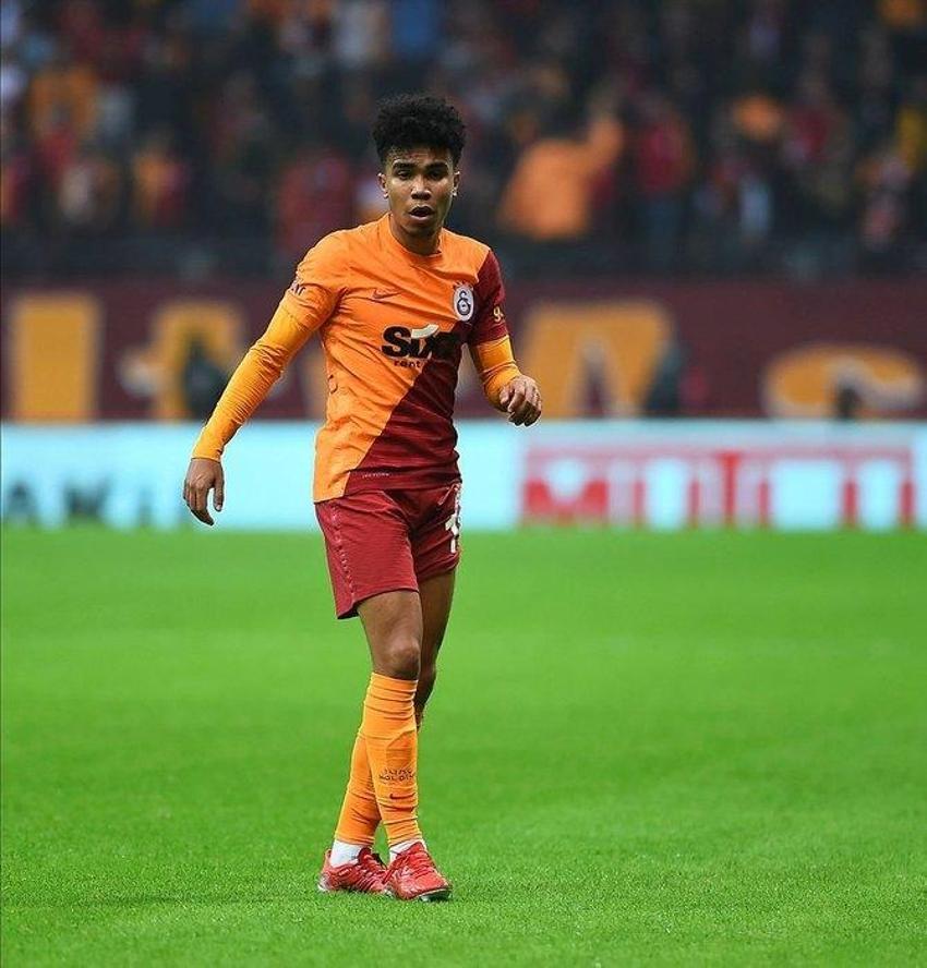 Fatih Terim'in ismini bir kez bile ağzına almadı! Burak Elmas'a gönderme! 'Mustafa Cengiz narkozdayken...'