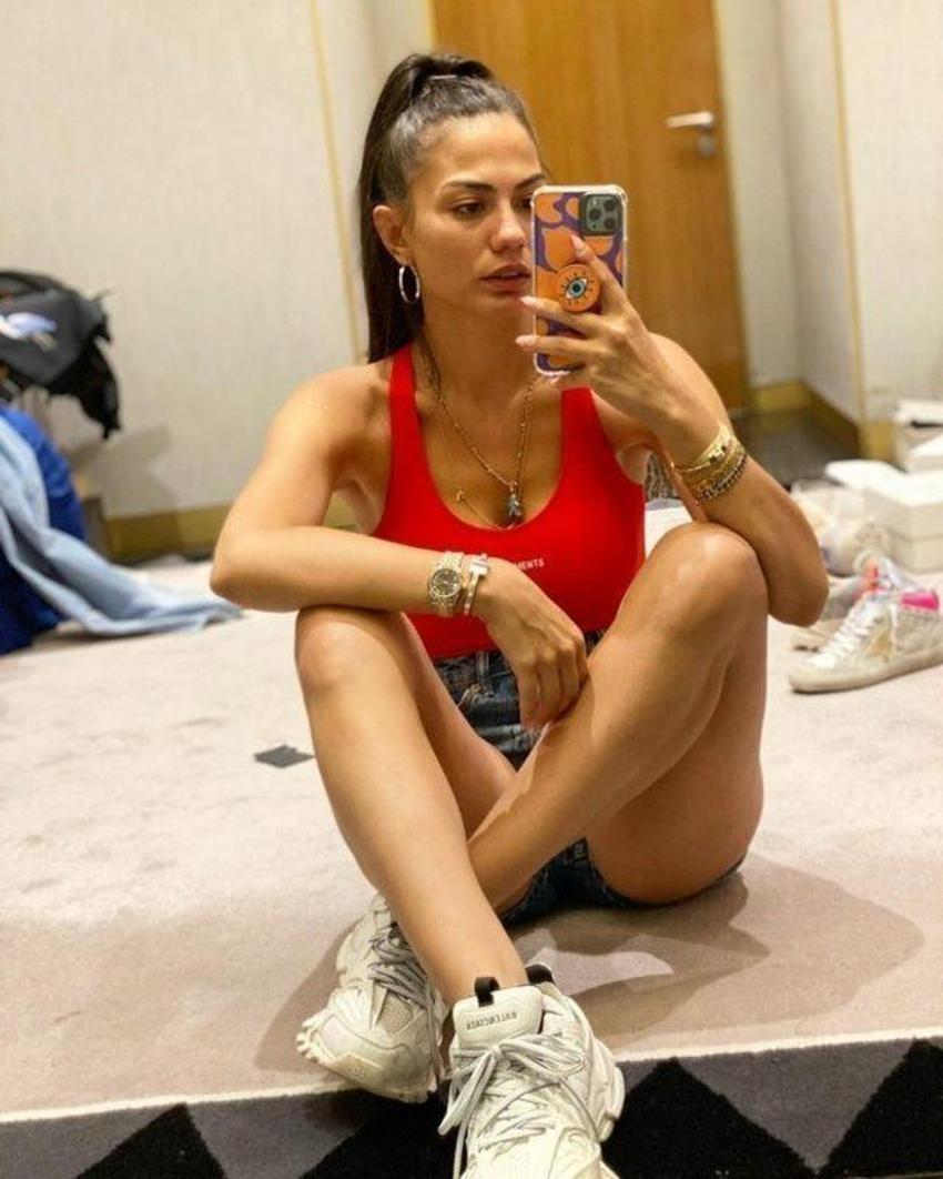 Demet Özdemir ve Hande Erçel arasında kıskançlık krizi! Takipten çıkardı...