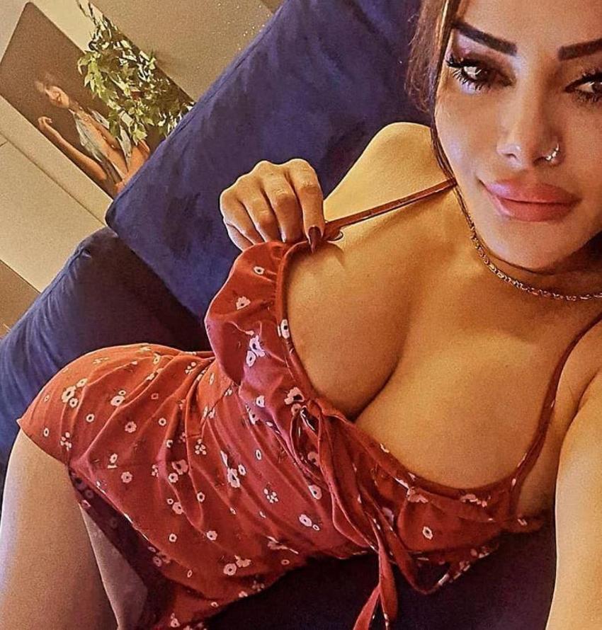 Naz Mila'dan iç çamaşırlı paylaşım!