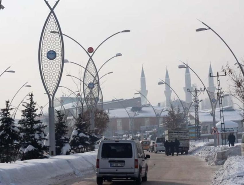 Araçlar kara gömüldü, binlerce kişi mahsur kaldı! Gaziantep Valisi'nden flaş açıklama