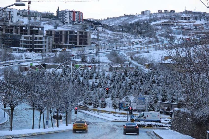 Araçlar kara gömüldü, binlerce kişi mahsur kaldı! Gaziantep Valisi'nden flaş açıklama