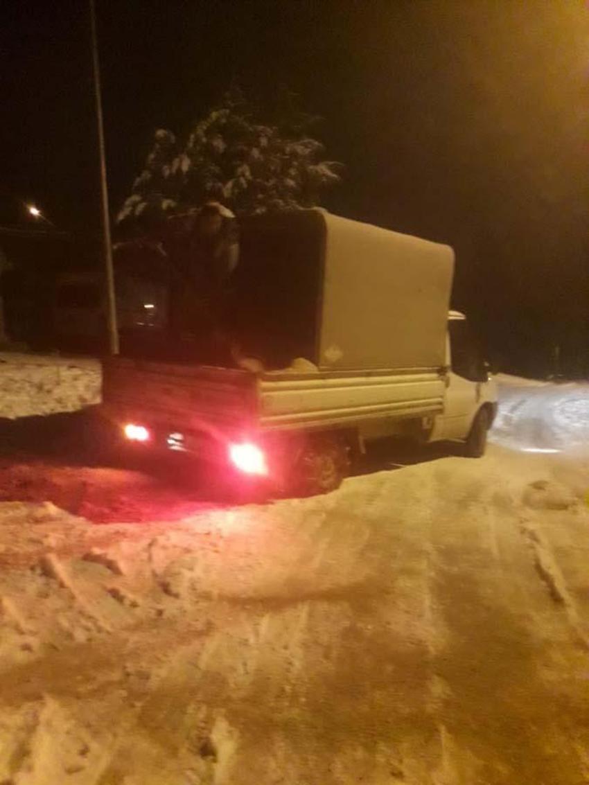 Araçlar kara gömüldü, binlerce kişi mahsur kaldı! Gaziantep Valisi'nden flaş açıklama