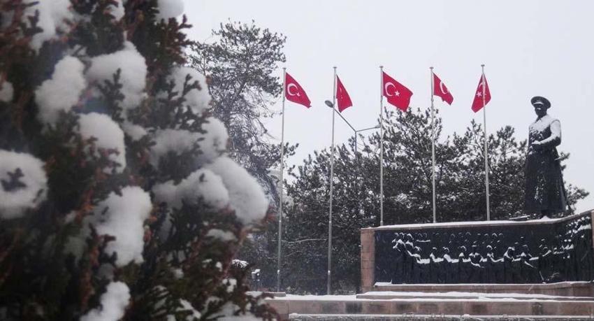 Araçlar kara gömüldü, binlerce kişi mahsur kaldı! Gaziantep Valisi'nden flaş açıklama
