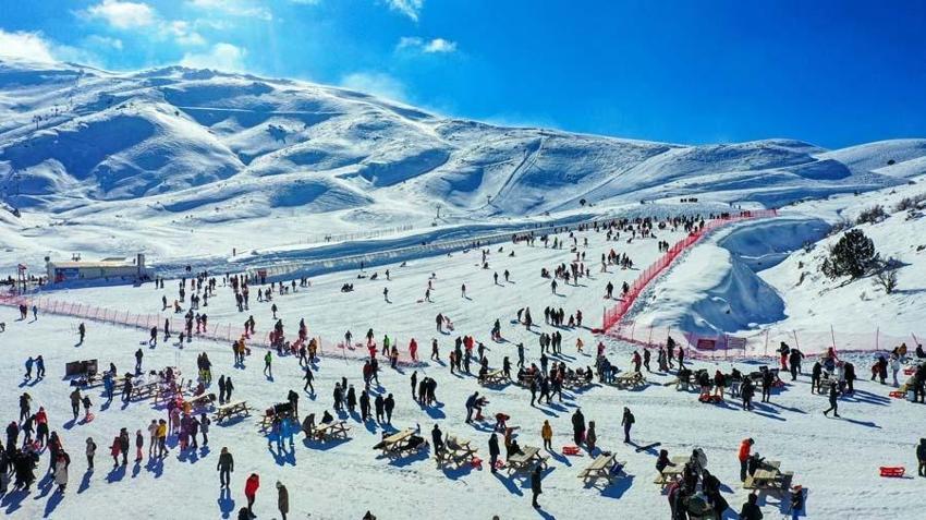 Araçlar kara gömüldü, binlerce kişi mahsur kaldı! Gaziantep Valisi'nden flaş açıklama