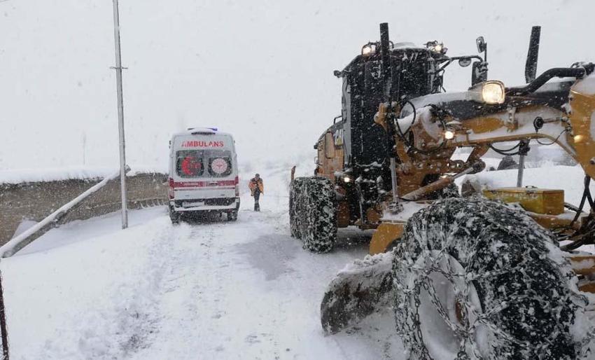 Araçlar kara gömüldü, binlerce kişi mahsur kaldı! Gaziantep Valisi'nden flaş açıklama