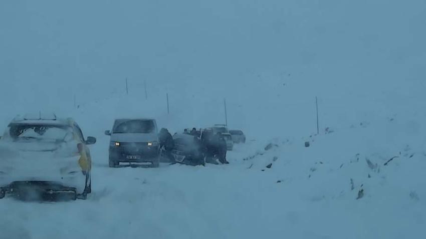 Araçlar kara gömüldü, binlerce kişi mahsur kaldı! Gaziantep Valisi'nden flaş açıklama