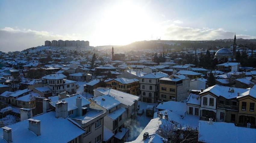 Araçlar kara gömüldü, binlerce kişi mahsur kaldı! Gaziantep Valisi'nden flaş açıklama