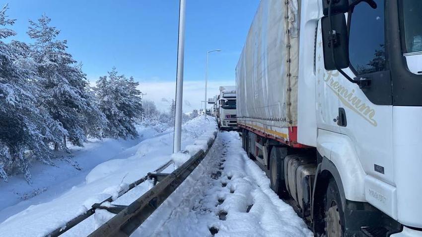 Araçlar kara gömüldü, binlerce kişi mahsur kaldı! Gaziantep Valisi'nden flaş açıklama