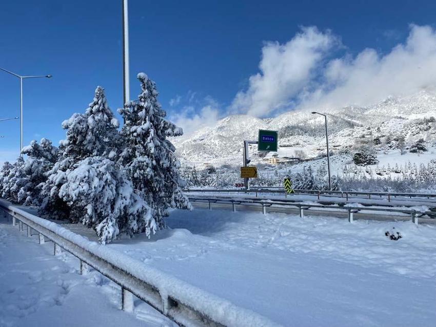 Araçlar kara gömüldü, binlerce kişi mahsur kaldı! Gaziantep Valisi'nden flaş açıklama