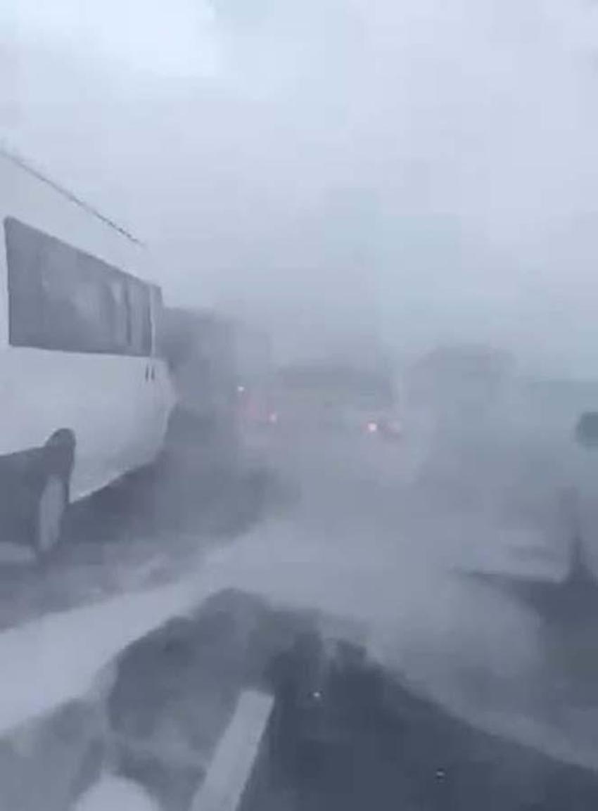 Araçlar kara gömüldü, binlerce kişi mahsur kaldı! Gaziantep Valisi'nden flaş açıklama