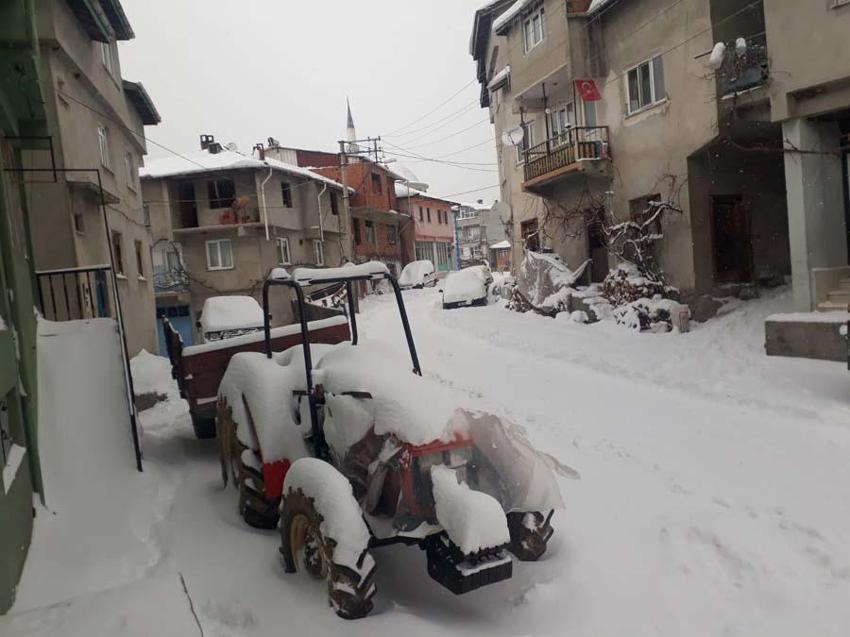 Araçlar kara gömüldü, binlerce kişi mahsur kaldı! Gaziantep Valisi'nden flaş açıklama