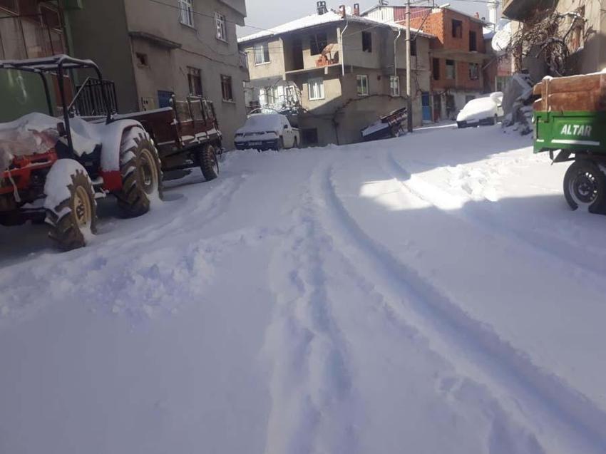 Araçlar kara gömüldü, binlerce kişi mahsur kaldı! Gaziantep Valisi'nden flaş açıklama